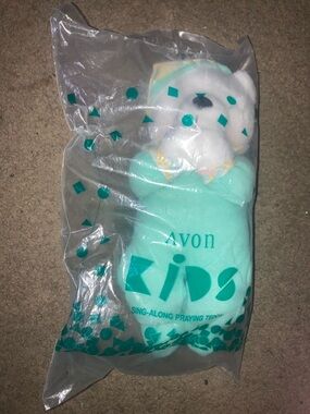 Avon Kids Mint Green Plush Sing-Along Teddy Bib